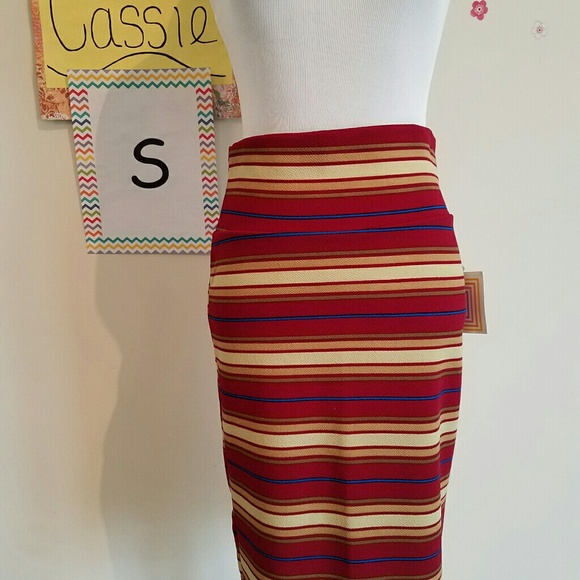 Lularoe S Cassie - Picture 1 of 1