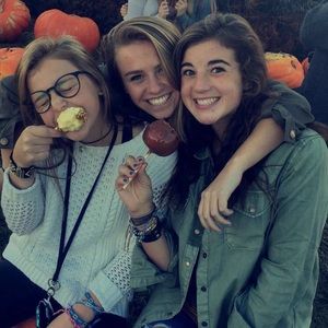 Meet your Posher, Lauren