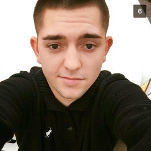 Meet your Posher, Dustin