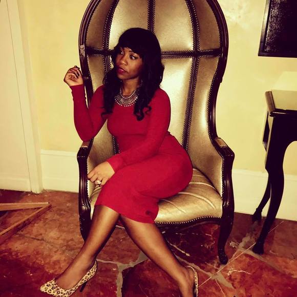 Meet your Posher, Ariel Renea' - Picture 3 of 5