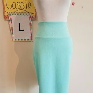 Lularoe L Cassie