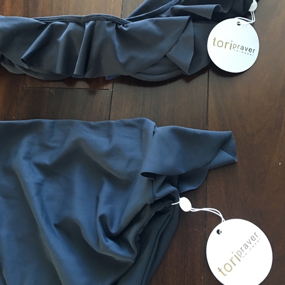 Bikini - Picture 2 of 3