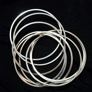 NWOT 9 bracelets in one