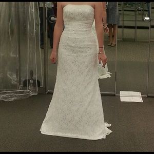 Lace wedding dress