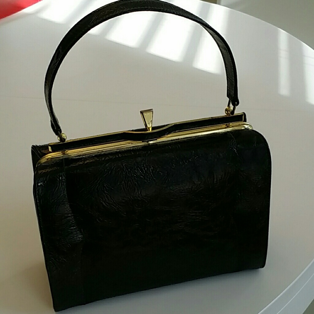 Naturalize Vintage chic handbag in excellent cond!