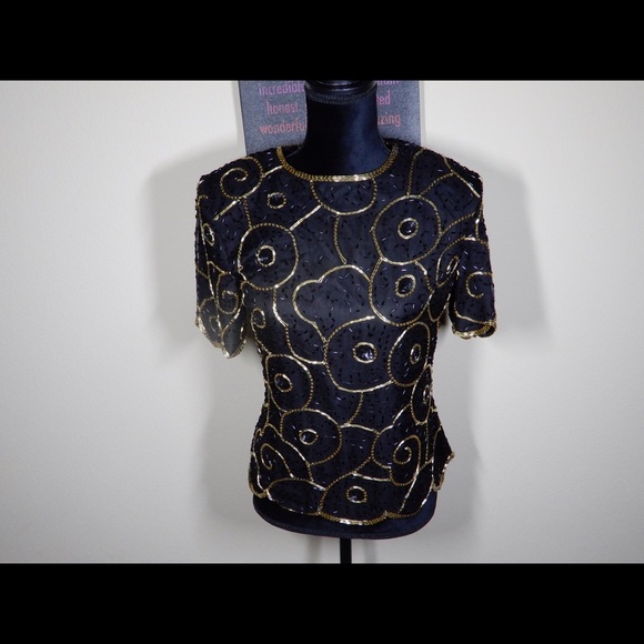 🚫SOLD🚫 Black and Gold Sequin Top - Picture 1 of 3
