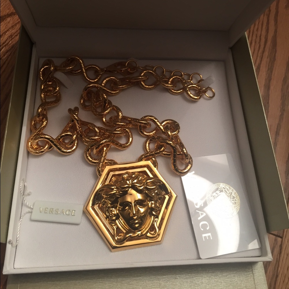 💸 VERSACE gold hexagon medusa statement
