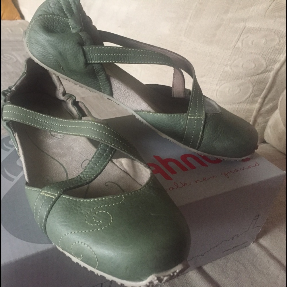 Ahnu sandals
