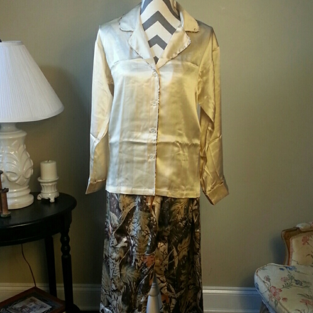 Cabela's Silk Camo Pajama Set