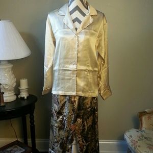 Cabela's Silk Camo Pajama Set