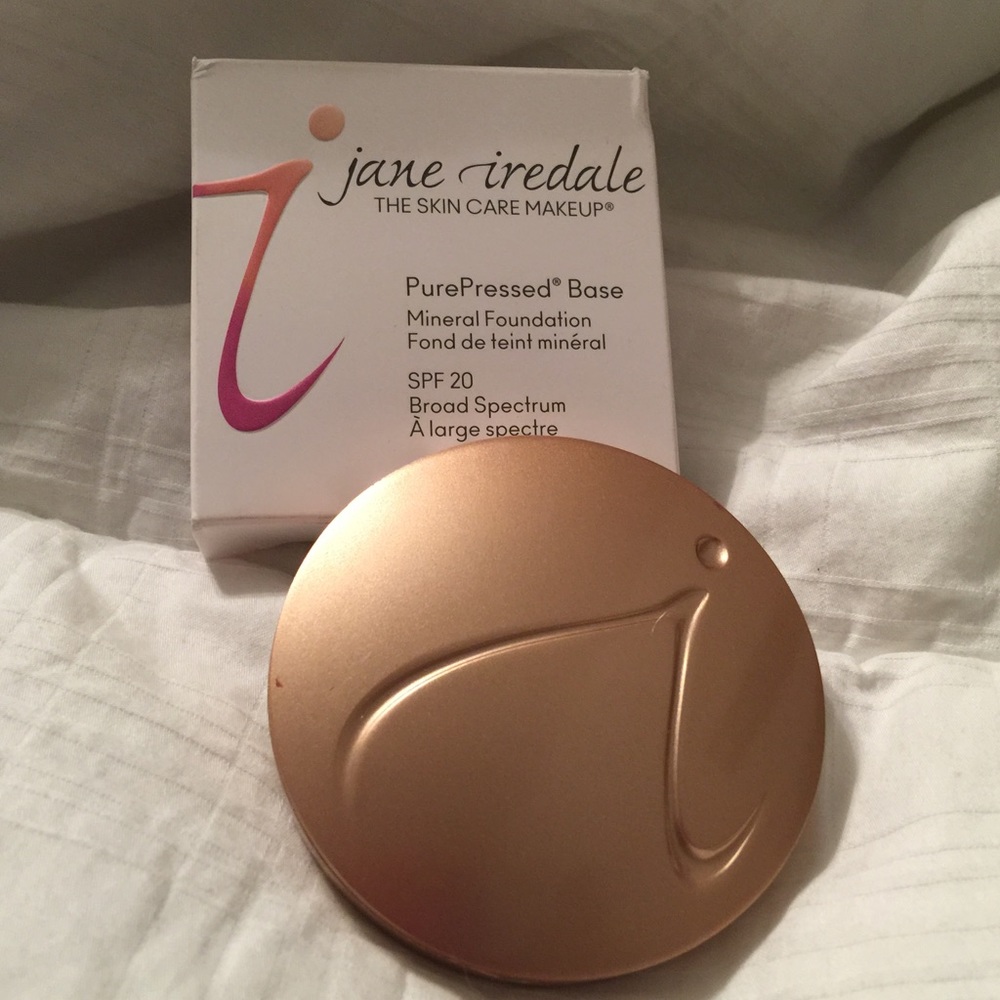 Jane Airedale PurePressed Base SPF 20