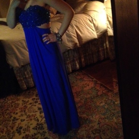 Prom dress - Picture 2 of 4