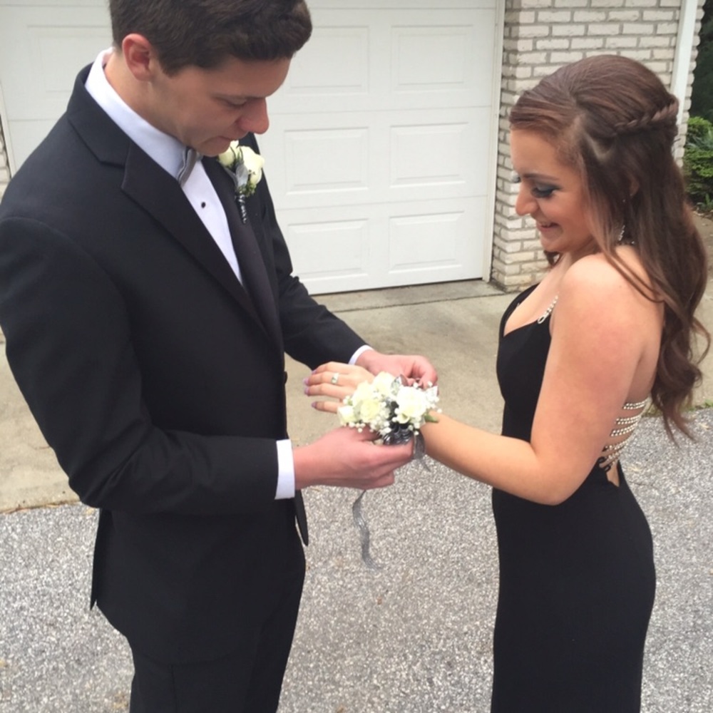Prom dress - Picture 3 of 4