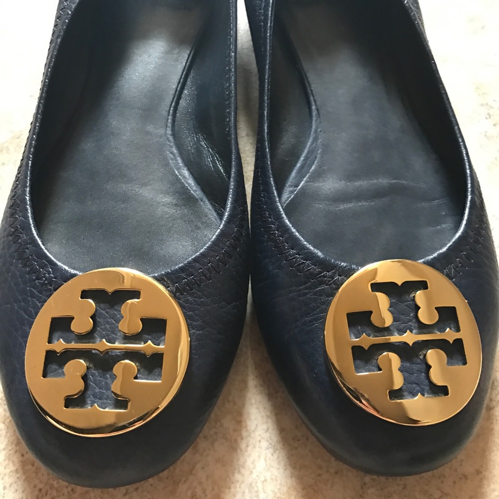 EXCELLENT condition Tory Burch Reva NAVY flats