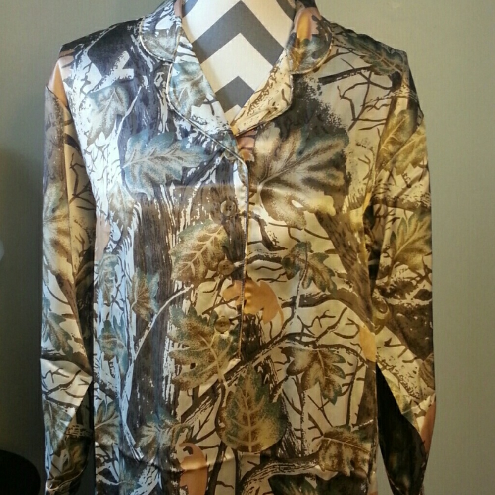Cabela's Silk Camo Nightgown / Sleepshirt