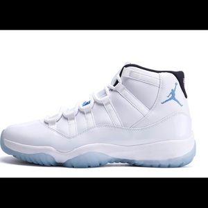 Jordan 11 Retro "Legend Blue" Boys size 4Y