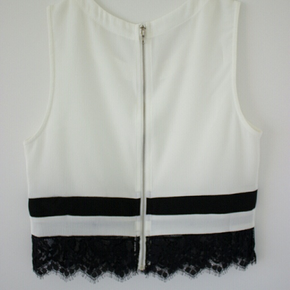 LUSH lace crop top - Picture 3 of 3