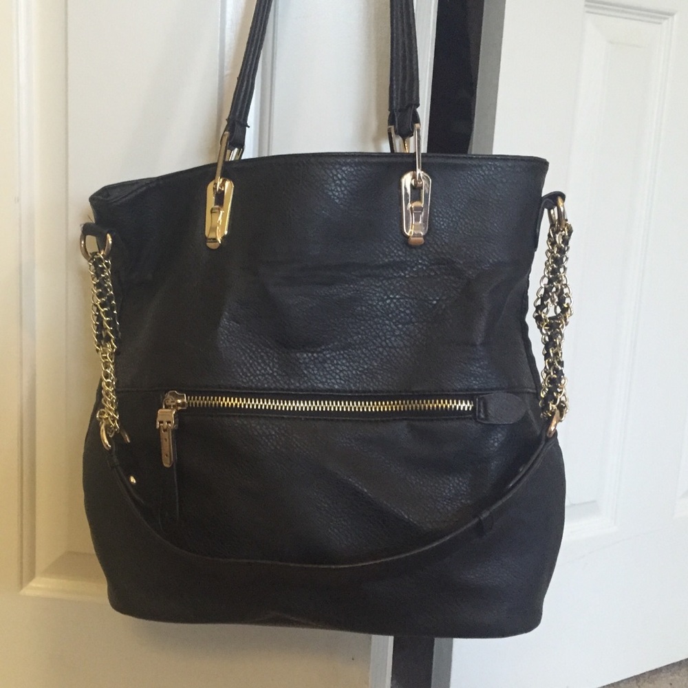 Chain shoulder bag