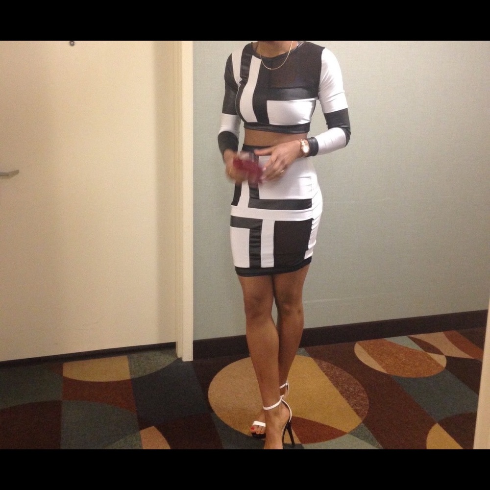 Two piece skirt and top set!