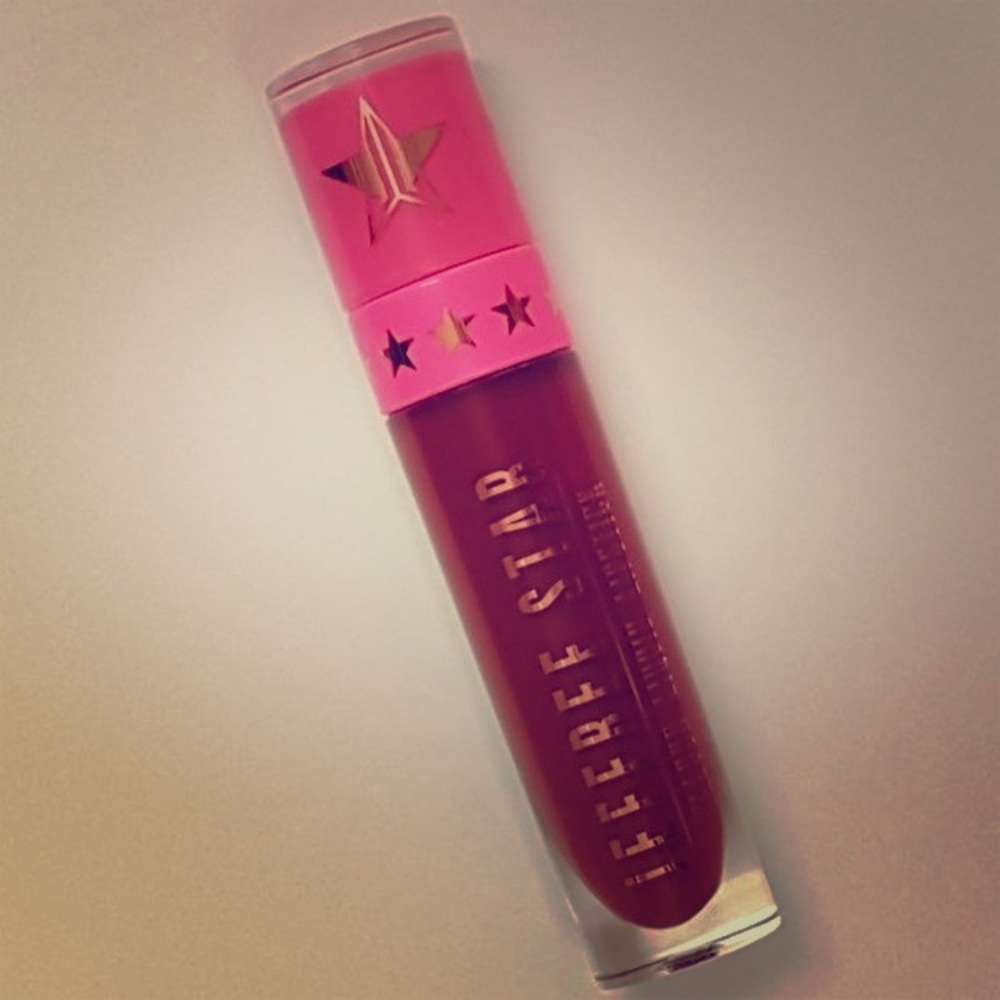 Jeffree star  liquid lipstick (unicorn blood)