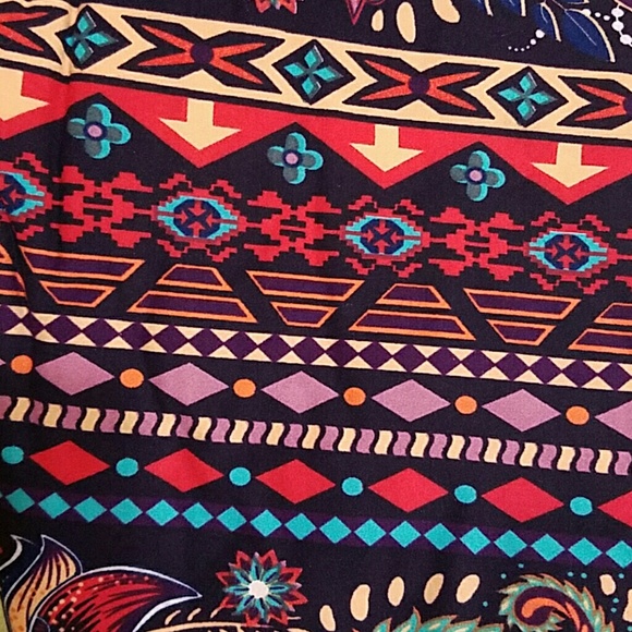 {LAST PAIR} Paisley•Feather•Print - Picture 3 of 4