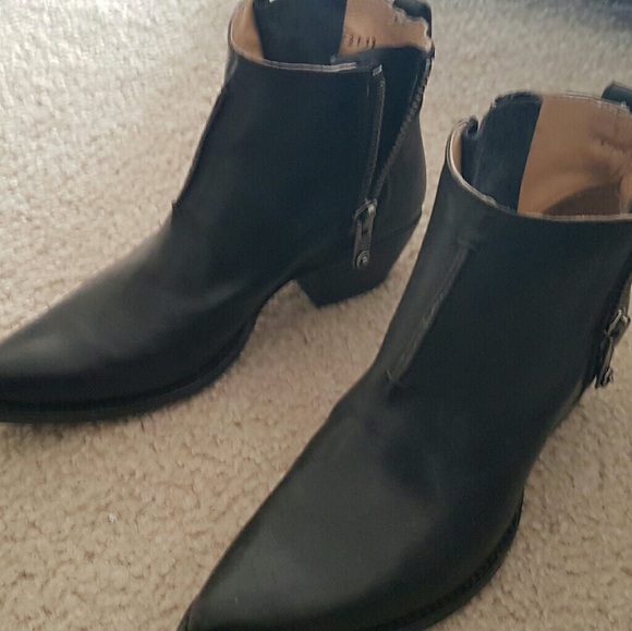 🚫SOLD🚫 FRYE Sacha Moto Booties size 8 - Picture 3 of 4