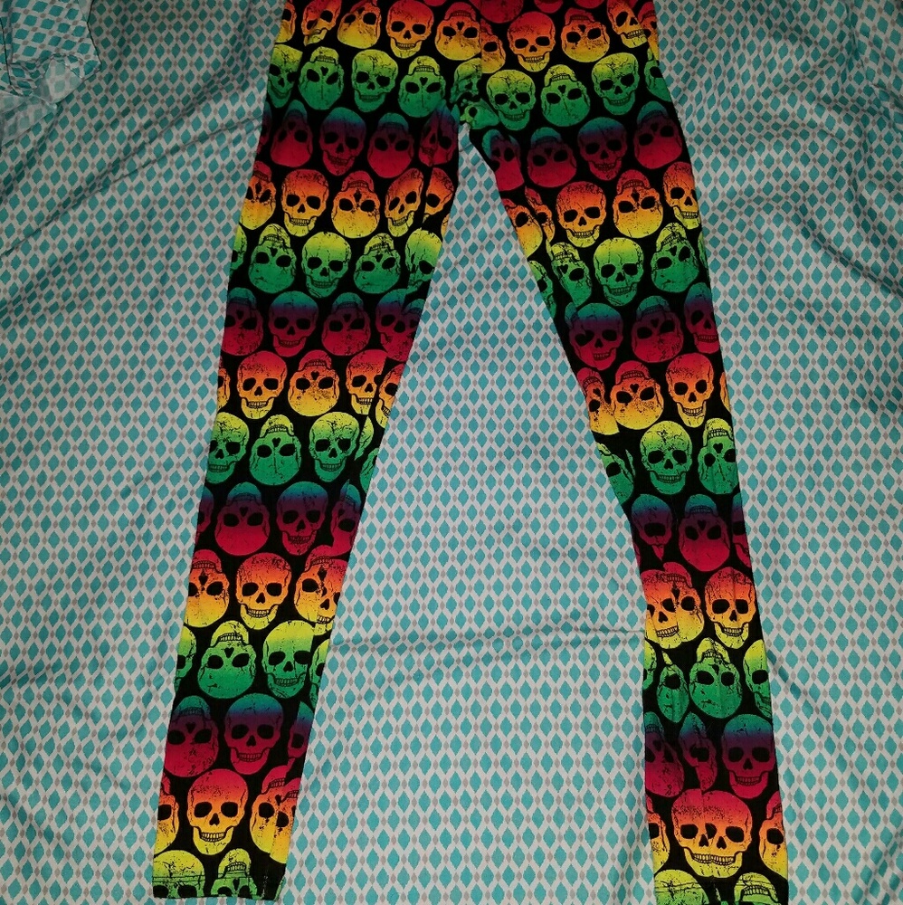 XS No boundaries rainbow skull Leggings