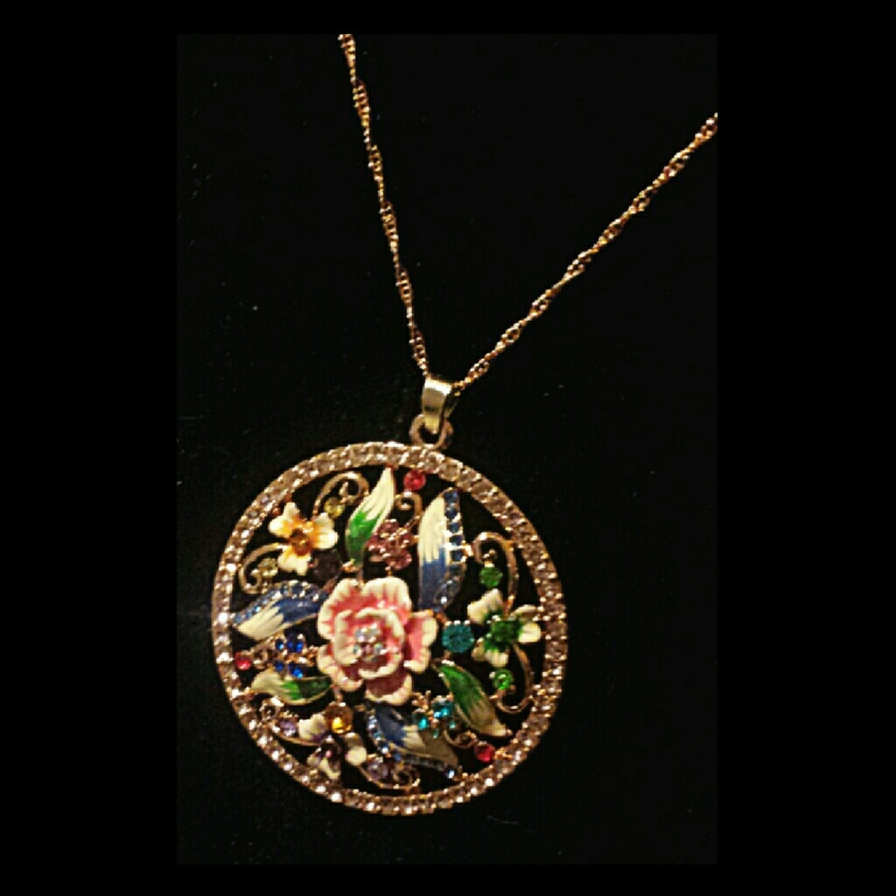 Gorgeous Flower Necklace