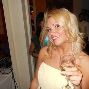 Meet your Posher, Amira