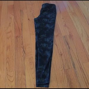Active wear Old Navy yoga pants fits like a med.