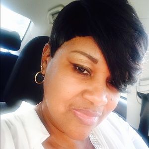 Meet your Posher, Cassandra