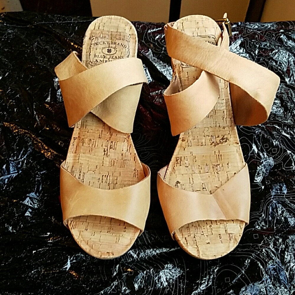 Lucky Brand platform Sandals(new)