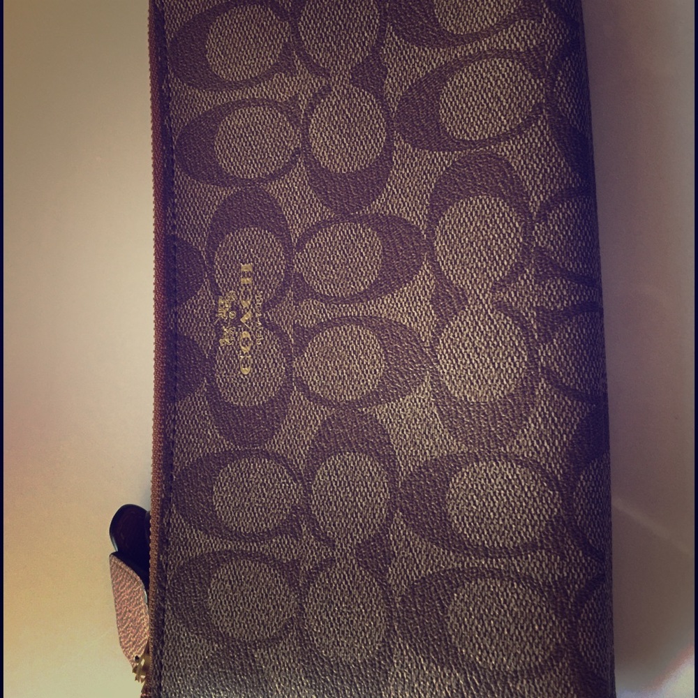 100$ coach wrestler brand new