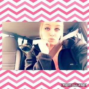 Meet your Posher, Vanessa