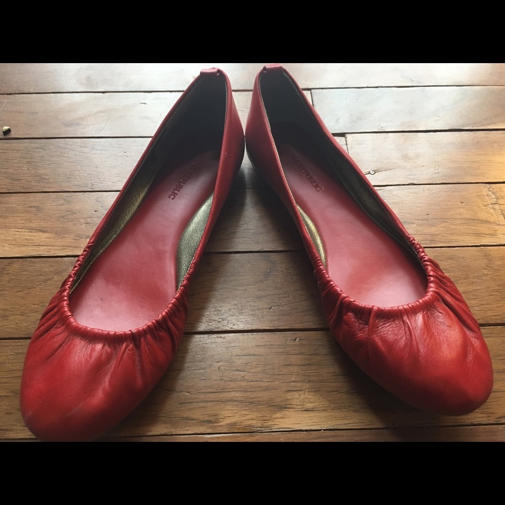 Banana a republic red leather ballet flats