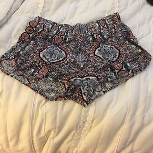 LA hearts shorts