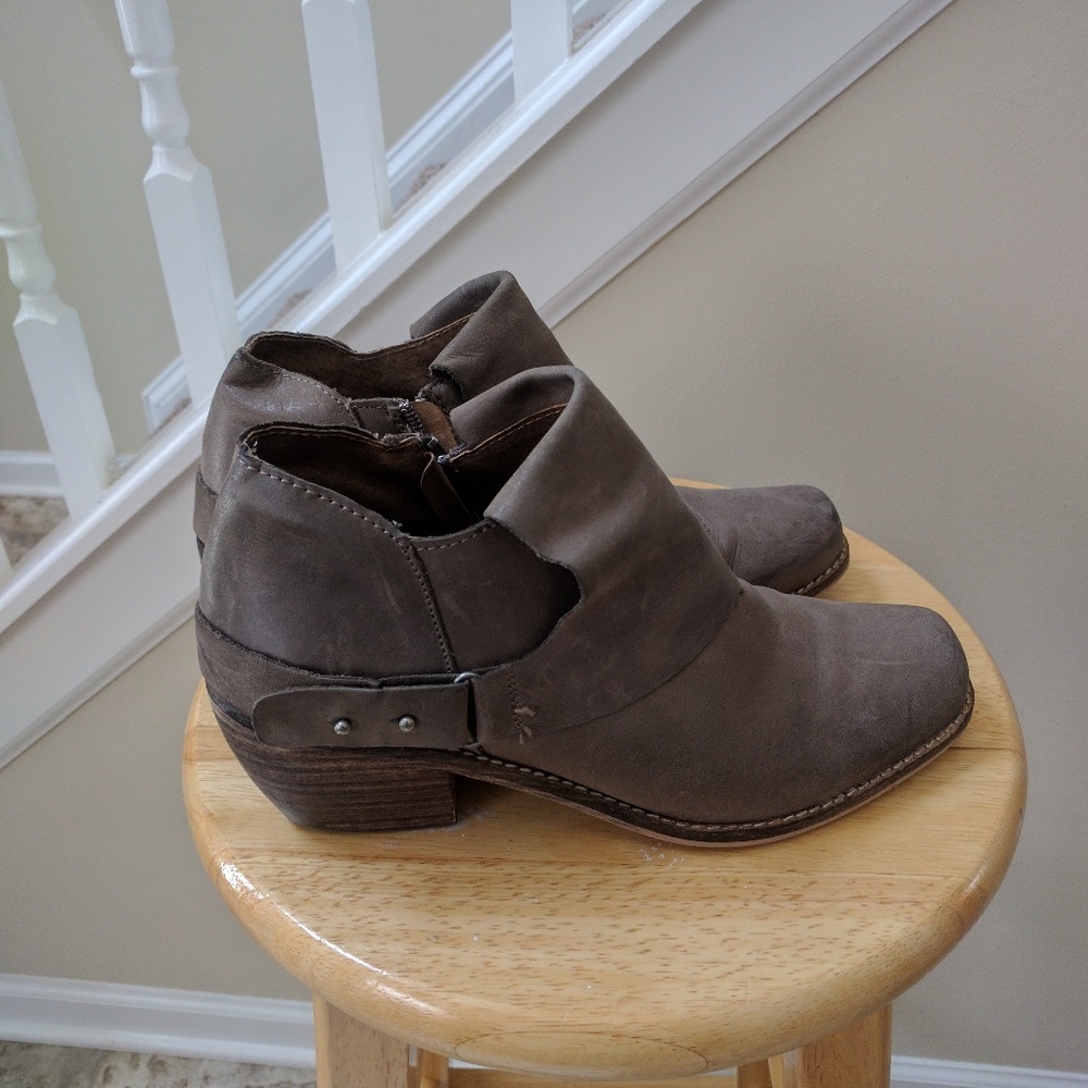 **SOLD**Ankle Boots
