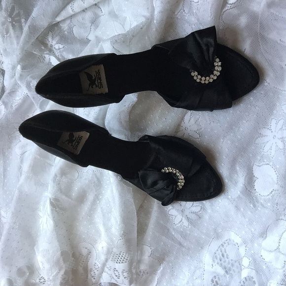 Black heels - Picture 2 of 2