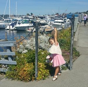 Meet your Posher, Chloe