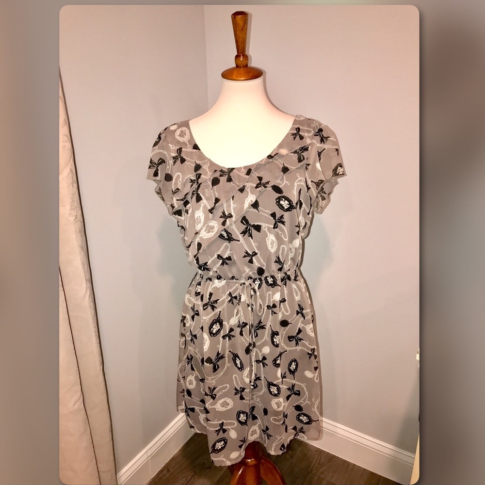 Cute grey dress excellent