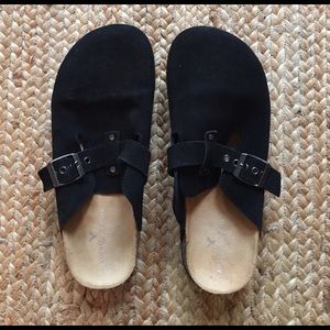 American Eagle Clogs