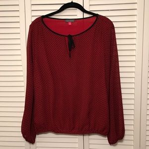🎉 SALE 🎉 Vince Camuto Red & Black Blousy Top