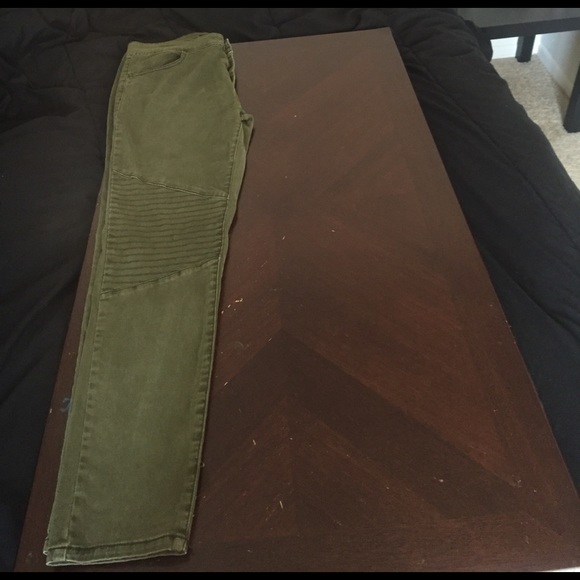Women's green skinny pant - Picture 4 of 4