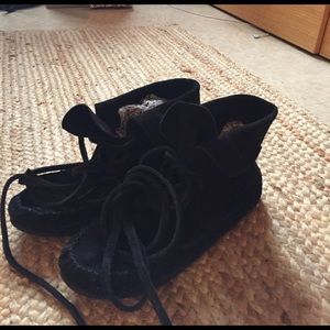 Black Moccasins