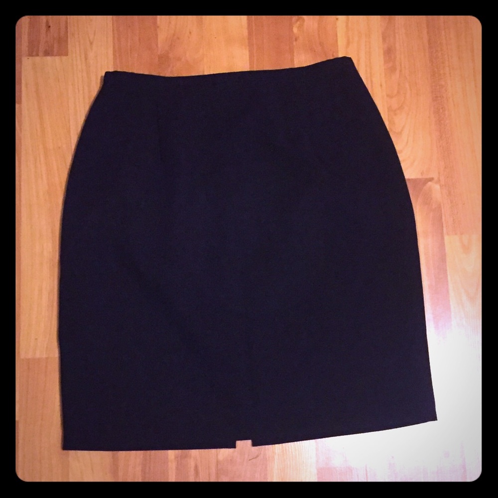 Odds & evens, Black mini pencil skirt