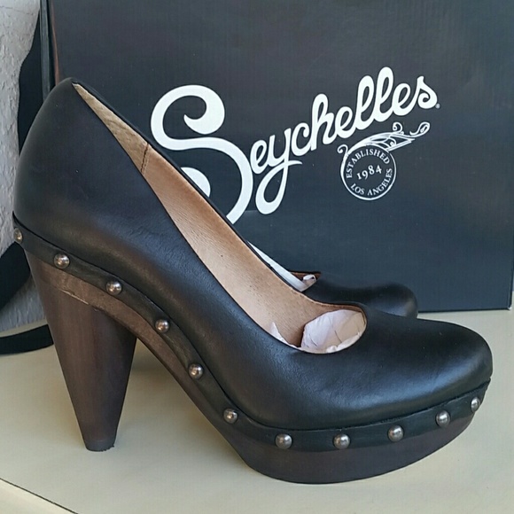 Seychelles Shoes - Anthropologie Seychelles Black Cloak & Dagger heel