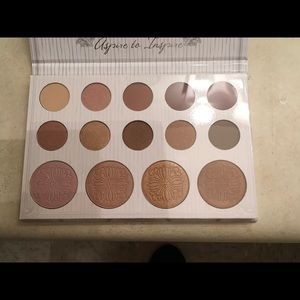 Carli Bybel 10 Color Eyeshadow & 4 Highlighter Set
