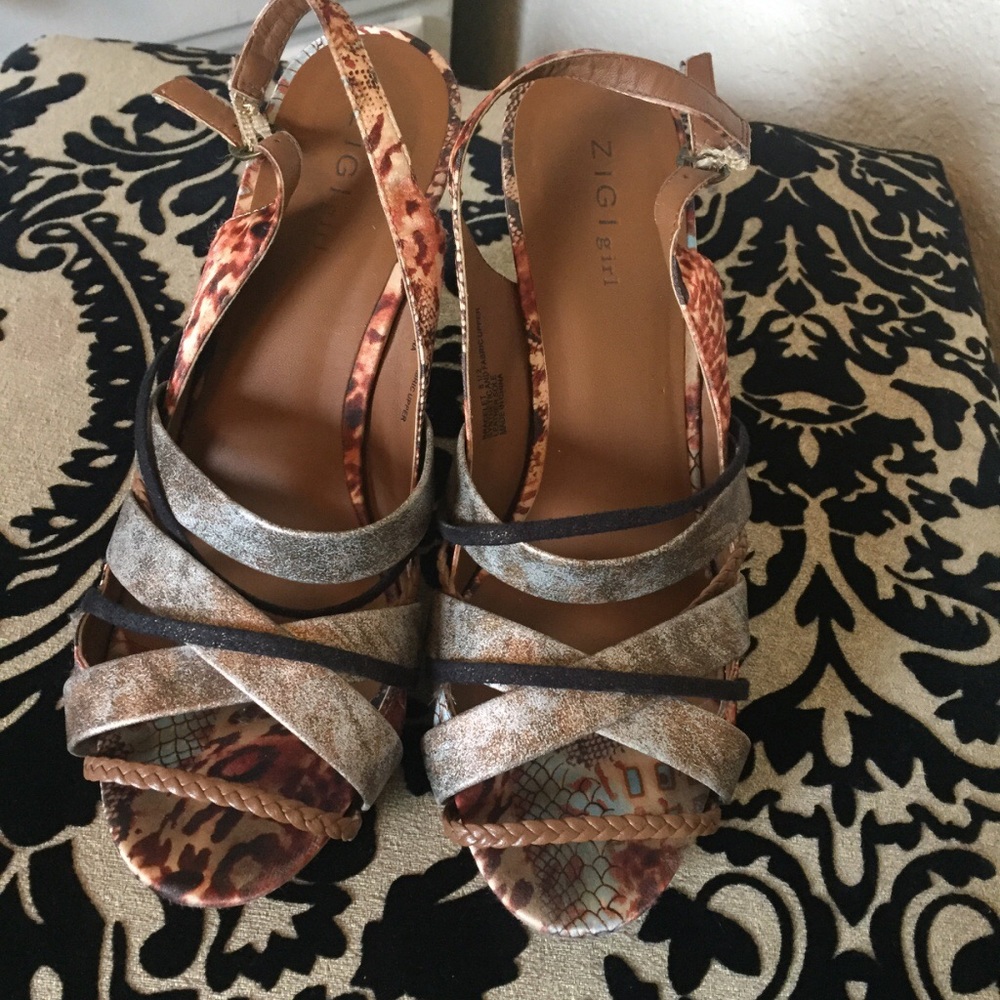 Adorable Strappy Wedges!