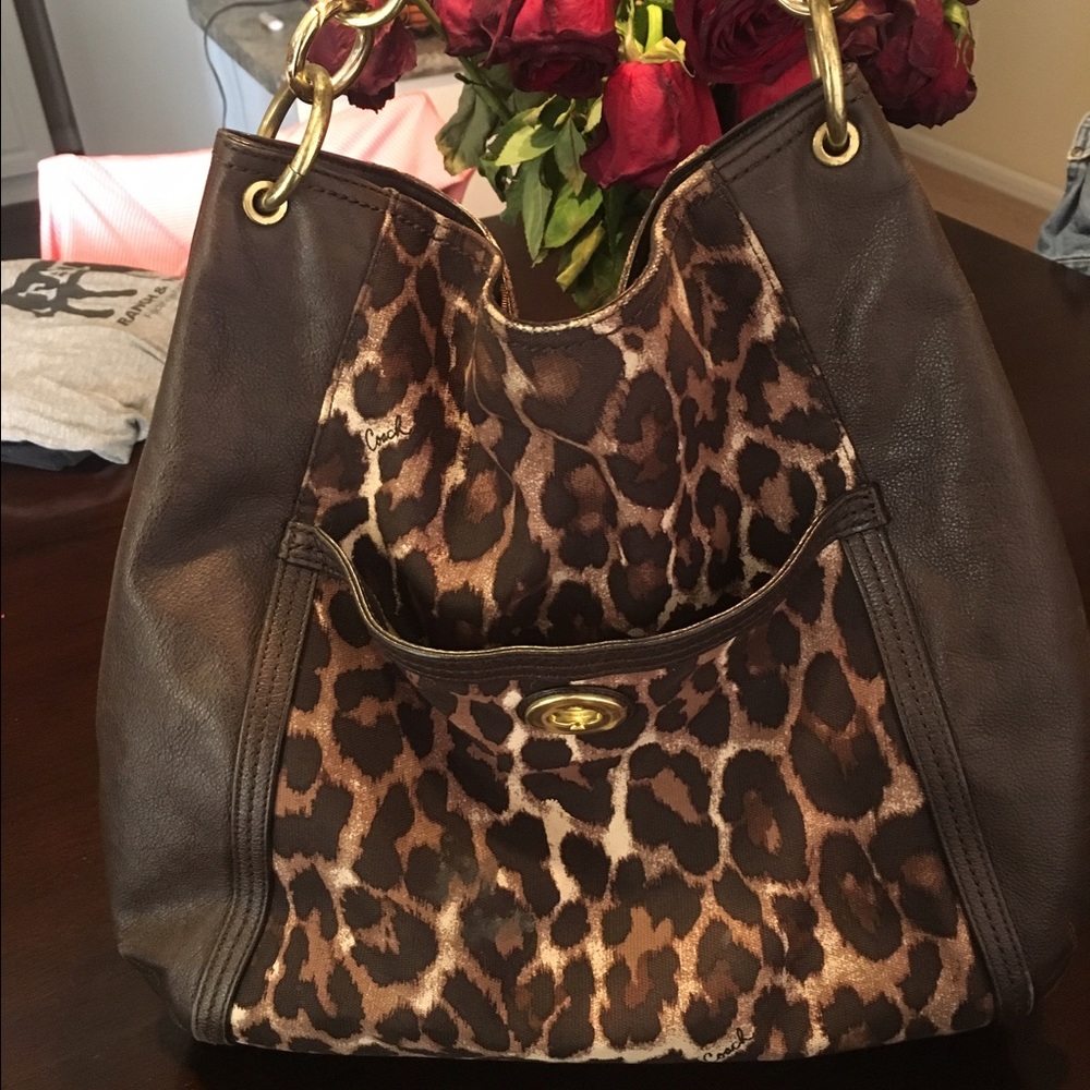 🔥 Leopard COACH purse 🔥