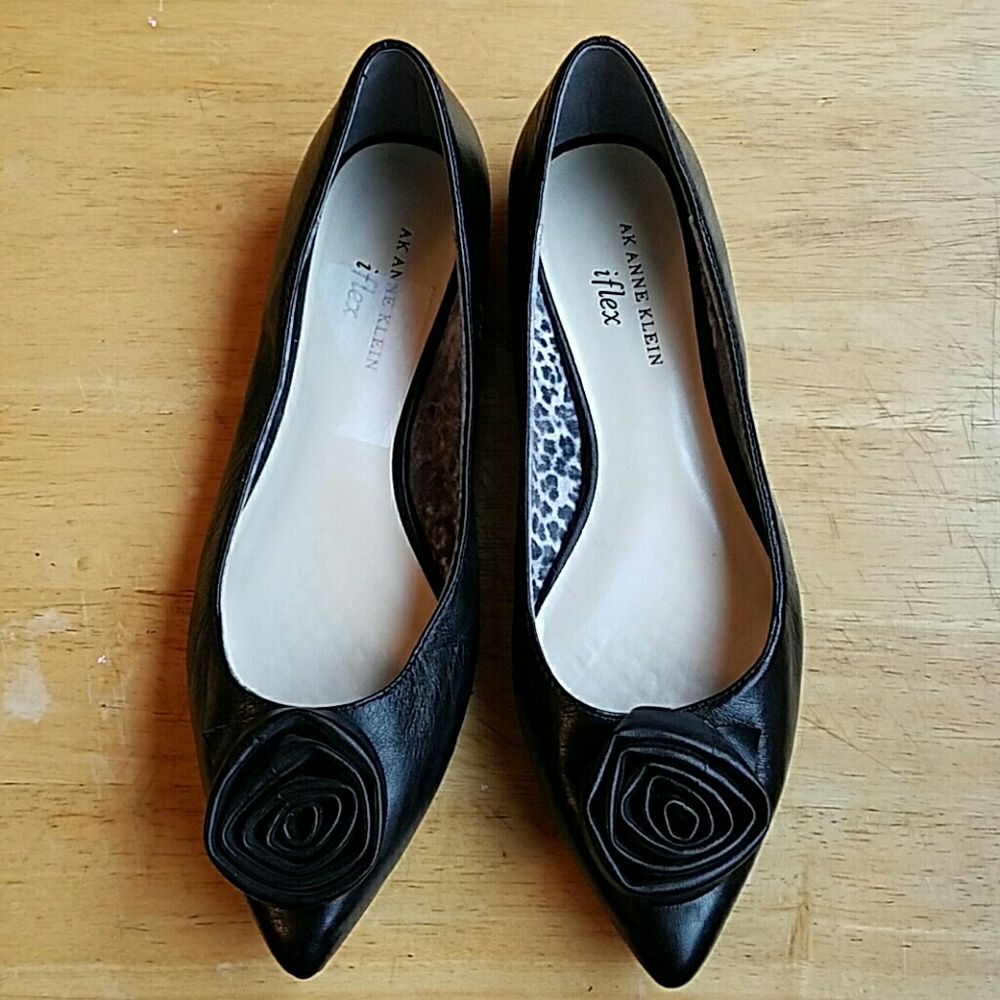Black AK by Anne Klein iflex flat